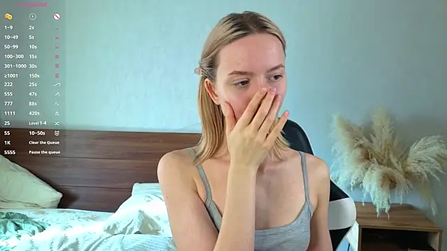 Snapshot of IdaValenti chatting on 10/11/25, 04:44 IdaValenti online show from 10/11/25, 04:44