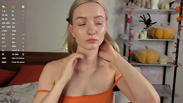 Snapshot of IdaValenti chatting on 11/09/25, 11:14 IdaValenti online show from 11/09/25, 11:14