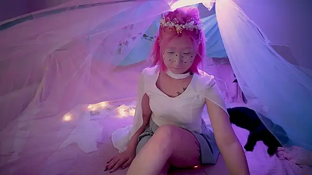 Snapshot of Akemilun chatting on 10/31/25, 01:45 Akemilun online show from 10/31/25, 01:45