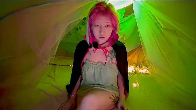 Snapshot of Akemilun chatting on 11/02/25, 11:56 Akemilun online show from 11/02/25, 11:56