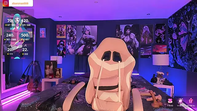 Snapshot of LanaKyutt chatting on 10/28/25, 01:25 LanaKyutt online show from 10/28/25, 01:25