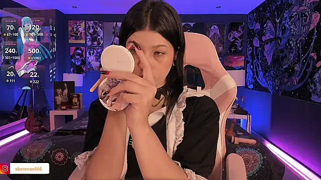 Snapshot of LanaKyutt chatting on 11/19/25, 02:06 LanaKyutt online show from 11/19/25, 02:06