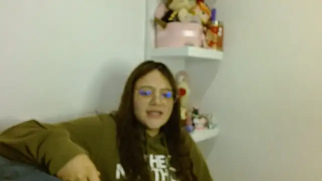 Snapshot of _Sarahh_0 chatting on 12/10/24, 02:16 Sarahh 0 online show from 12/10/24, 02:16