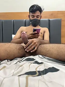 Snapshot of rajapo_1 chatting on 10/25/25, 03:58 rajapo 1 online show from 10/25/25, 03:58