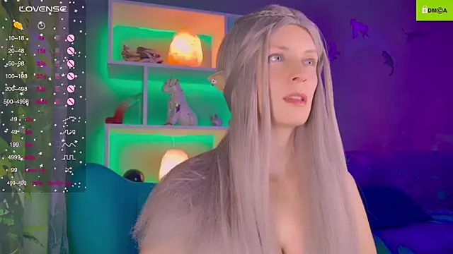 Snapshot of Flash_Summer chatting on 10/10/25, 12:42 Flash Summer online show from 10/10/25, 12:42