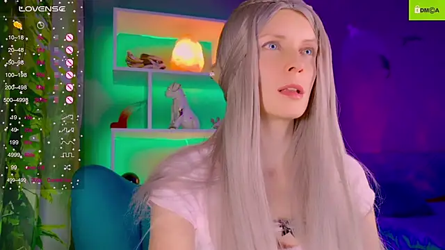 Snapshot of Flash_Summer chatting on 10/22/25, 12:11 Flash Summer online show from 10/22/25, 12:11