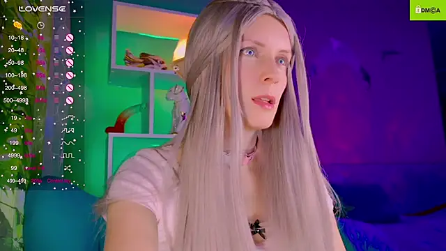 Snapshot of Flash_Summer chatting on 10/30/25, 11:49 Flash Summer online show from 10/30/25, 11:49