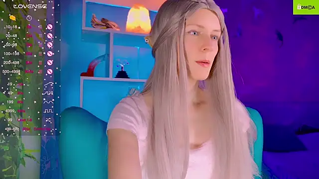 Snapshot of Flash_Summer chatting on 11/06/25, 12:44 Flash Summer online show from 11/06/25, 12:44