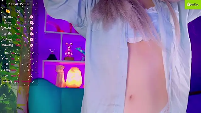 Snapshot of Flash_Summer chatting on 11/16/25, 12:27 Flash Summer online show from 11/16/25, 12:27