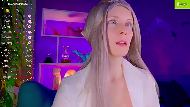 Snapshot of Flash_Summer chatting on 11/17/25, 11:32 Flash Summer online show from 11/17/25, 11:32