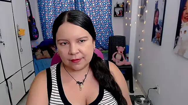 claryssa  online show from 10/15/25, 07:47