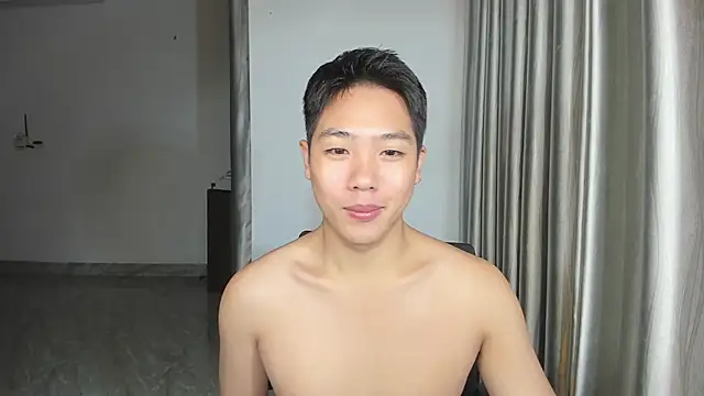 Snapshot of Oliver_Nl chatting on 01/19/25, 04:04 Oliver Nl online show from 01/19/25, 04:04