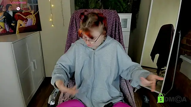 Melissa Wells online show from 11/14/25, 03:44