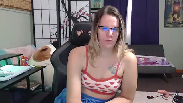 Sarahtineke online show from 10/24/25, 04:36