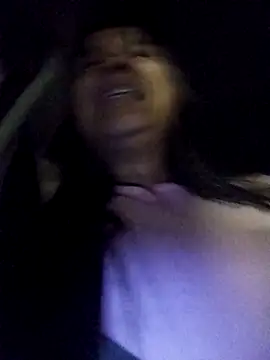 Snapshot of VivienAndClark chatting on 11/13/25, 01:04 VivienAndClark online show from 11/13/25, 01:04