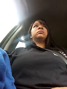 Snapshot of VivienAndClark chatting on 11/13/25, 01:10 VivienAndClark online show from 11/13/25, 01:10