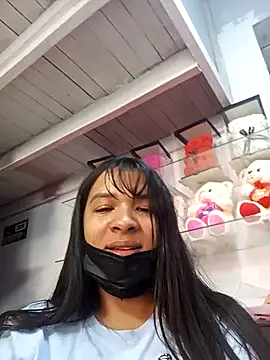 Snapshot of VivienAndClark chatting on 11/18/25, 04:11 VivienAndClark online show from 11/18/25, 04:11