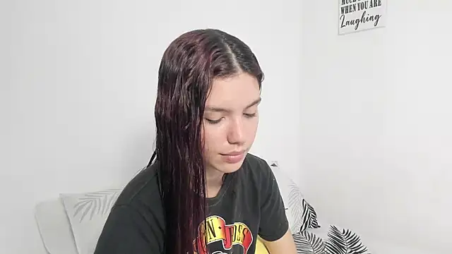 Snapshot of Emperatriiz chatting on 12/05/24, 07:49 Emperatriiz online show from 12/05/24, 07:49