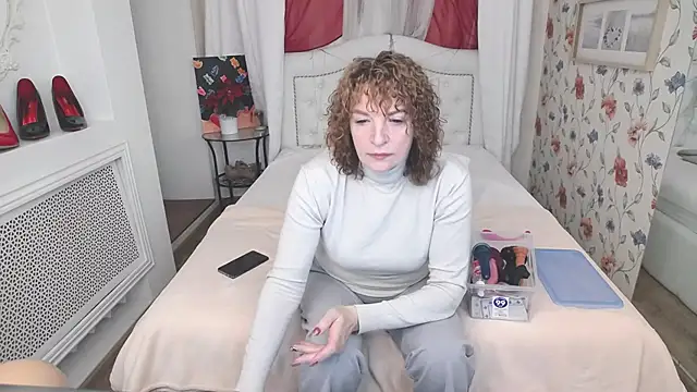 AmiHotGranny online show from 09/30/25, 06:29