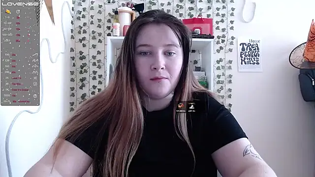 Snapshot of Light_Luna chatting on 02/07/25, 04:27 Light Luna online show from 02/07/25, 04:27