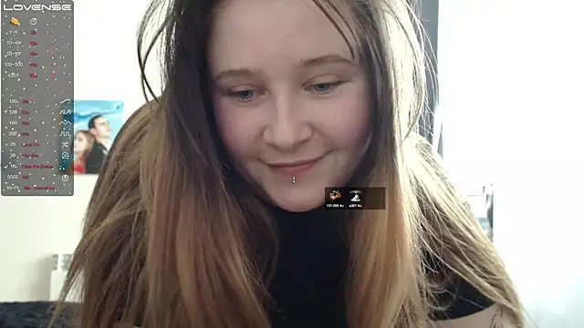 Snapshot of Light_Luna chatting on 02/11/25, 07:23 Light Luna online show from 02/11/25, 07:23