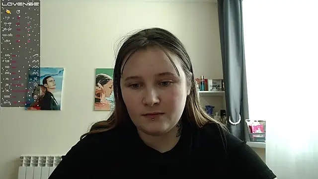 Snapshot of Light_Luna chatting on 02/13/25, 08:59 Light Luna online show from 02/13/25, 08:59