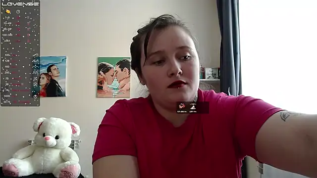 Snapshot of Light_Luna chatting on 02/14/25, 10:17 Light Luna online show from 02/14/25, 10:17