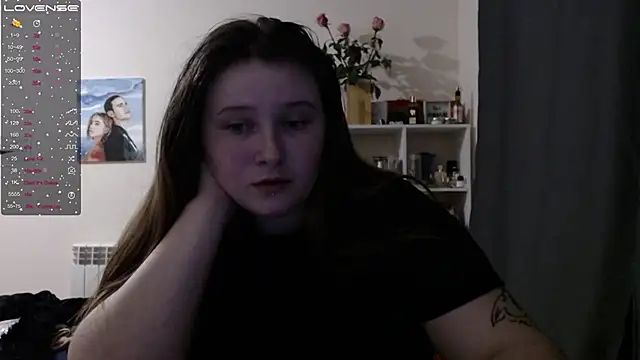 Snapshot of Light_Luna chatting on 02/19/25, 02:34 Light Luna online show from 02/19/25, 02:34
