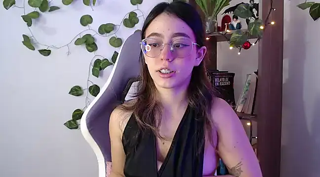 Snapshot of BlairVicent chatting on 02/27/25, 12:02 BlairVicent online show from 02/27/25, 12:02