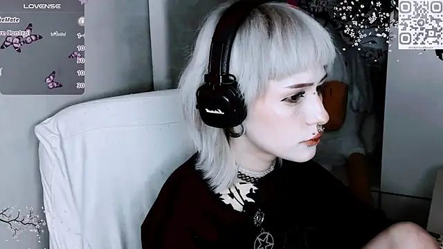 say mary online show from 11/10/25, 01:43