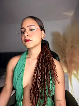 gretta kler1 online show from 11/18/25, 10:25