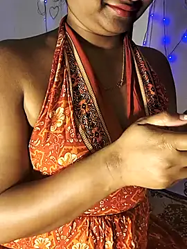 Snapshot of FANTASY_QUEEN_07 chatting on 03/03/25, 12:58 FANTASY QUEEN 07 online show from 03/03/25, 12:58