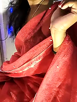 Snapshot of FANTASY_QUEEN_07 chatting on 10/21/25, 09:10 FANTASY QUEEN 07 online show from 10/21/25, 09:10