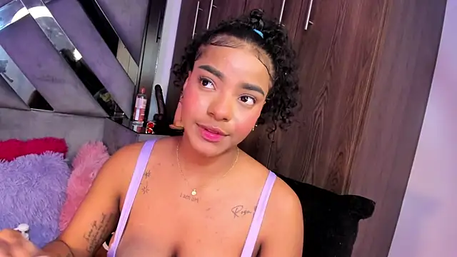 Snapshot of Iris_hott1 chatting on 01/29/25, 04:26 Iris hott1 online show from 01/29/25, 04:26