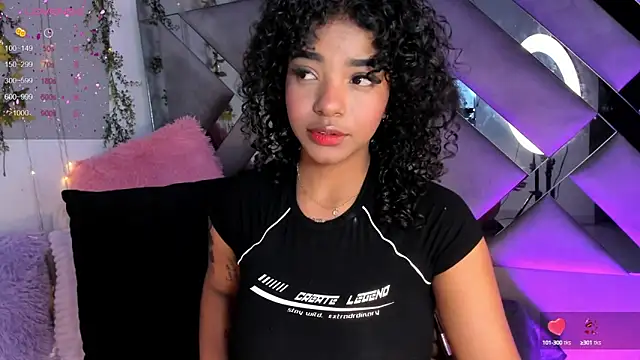 Snapshot of Iris_hott1 chatting on 02/22/25, 02:17 Iris hott1 online show from 02/22/25, 02:17