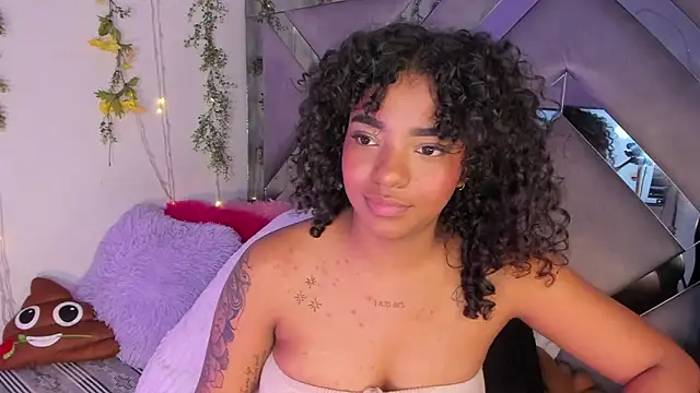 Snapshot of Iris_hott1 chatting on 03/03/25, 06:15 Iris hott1 online show from 03/03/25, 06:15
