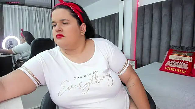 Snapshot of natalia_curvy1 chatting on 12/17/24, 07:26 natalia curvy1 online show from 12/17/24, 07:26