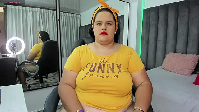 Snapshot of natalia_curvy1 chatting on 12/26/24, 07:05 natalia curvy1 online show from 12/26/24, 07:05