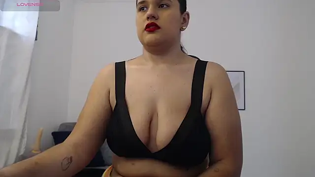Snapshot of natalia_curvy1 chatting on 09/24/25, 06:11 natalia curvy1 online show from 09/24/25, 06:11