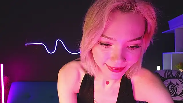 Snapshot of SandraBoyl chatting on 01/12/25, 04:42 SandraBoyl online show from 01/12/25, 04:42