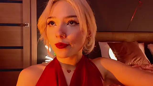 Snapshot of SandraBoyl chatting on 03/07/25, 04:13 SandraBoyl online show from 03/07/25, 04:13