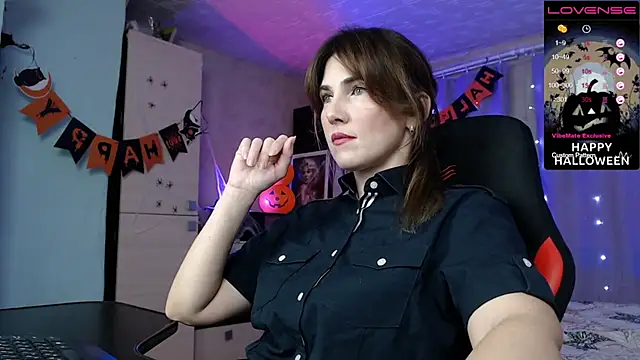 Daniela Cooperr online show from 11/02/25, 04:53