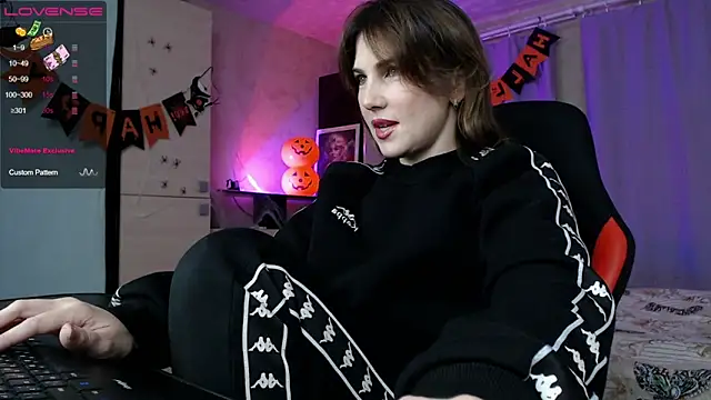 Daniela Cooperr online show from 11/05/25, 05:02