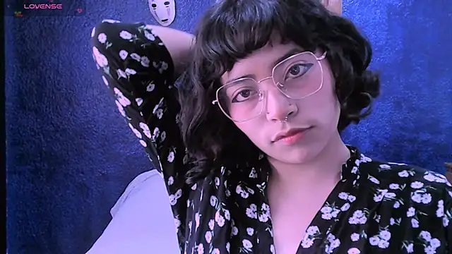 Snapshot of NinaYellow chatting on 01/17/25, 03:00 NinaYellow online show from 01/17/25, 03:00