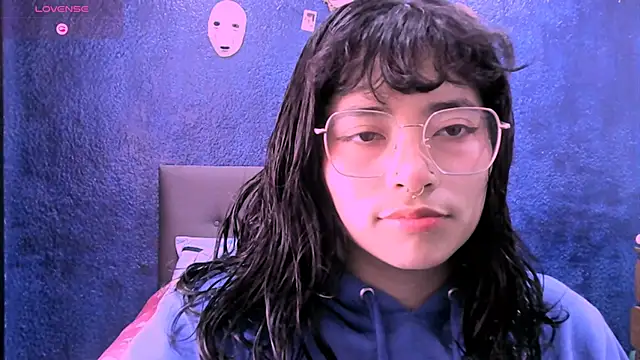 Snapshot of NinaYellow chatting on 09/11/25, 01:33 NinaYellow online show from 09/11/25, 01:33