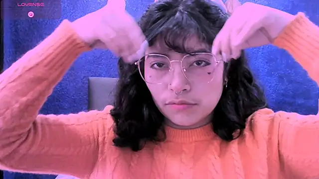 Snapshot of NinaYellow chatting on 09/24/25, 01:47 NinaYellow online show from 09/24/25, 01:47