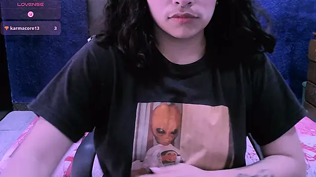 Snapshot of NinaYellow chatting on 10/22/25, 03:56 NinaYellow online show from 10/22/25, 03:56