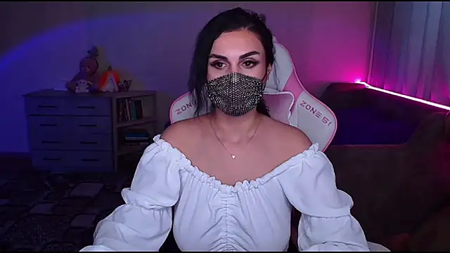 Snapshot of __Yasmina__ chatting on 03/15/25, 06:47 Yasmina online show from 03/15/25, 06:47