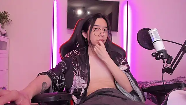 Snapshot of wexlee7 chatting on 11/28/25, 10:18 wexlee7 online show from 11/28/25, 10:18