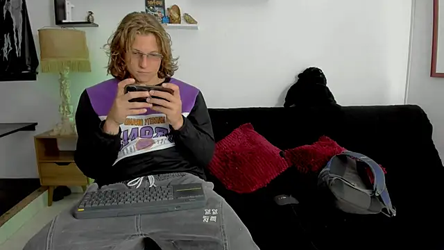 Snapshot of Tom_Krakow chatting on 01/15/25, 08:37 Tom Krakow online show from 01/15/25, 08:37
